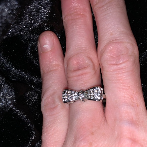 Bow little Eureka diamonds ring new!! - Picture 3 of 6